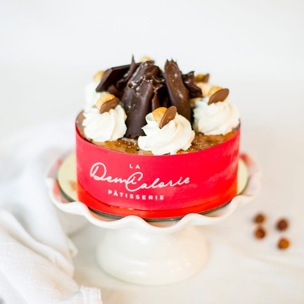 patisserie-demi_calorie-gateau-chocolat_noisettes-02